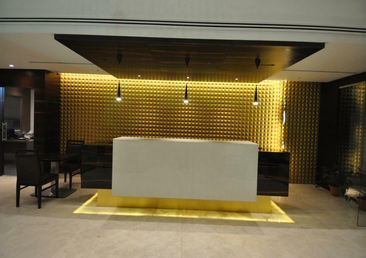 Tarawade Clarks Inn Pune Exterior foto